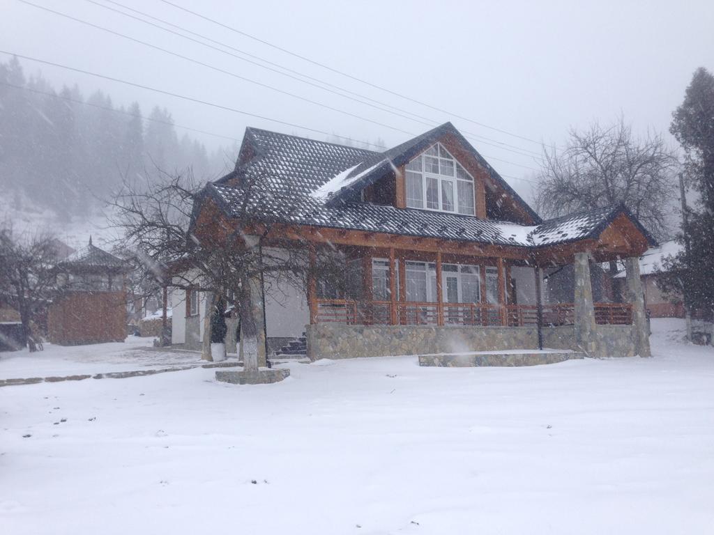Cottage Familiya Verkhovyna Luaran gambar