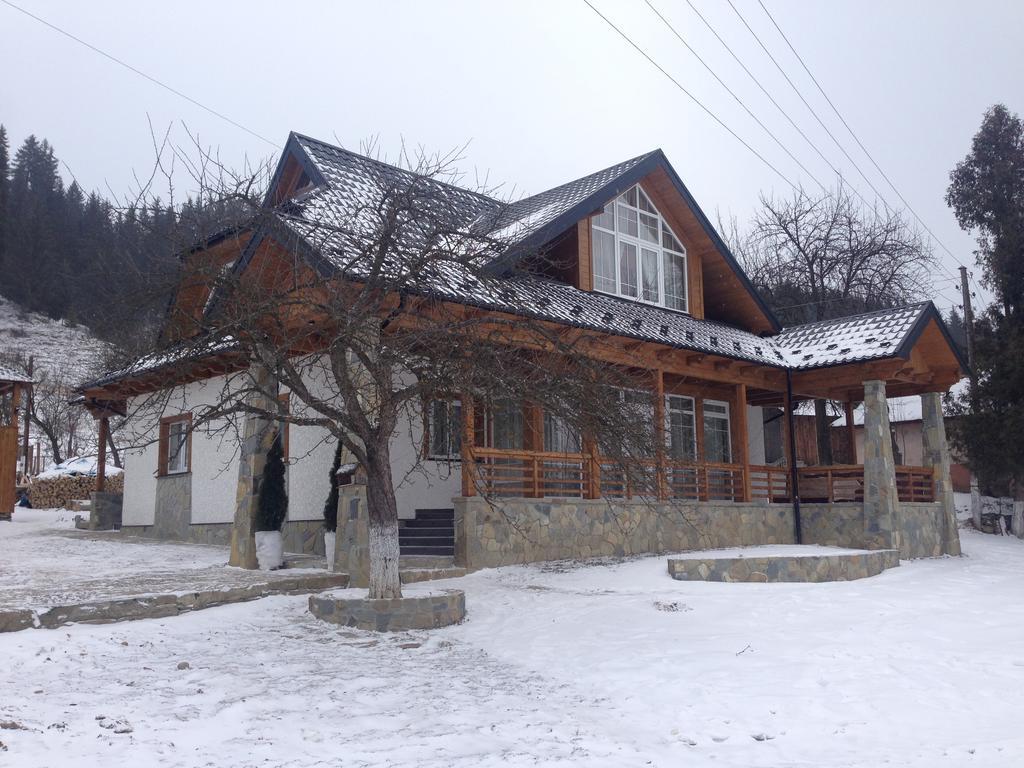 Cottage Familiya Verkhovyna Luaran gambar